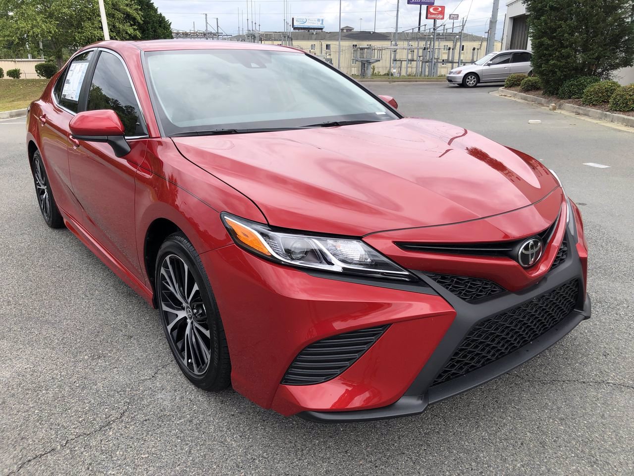 New 2020 Toyota Camry SE