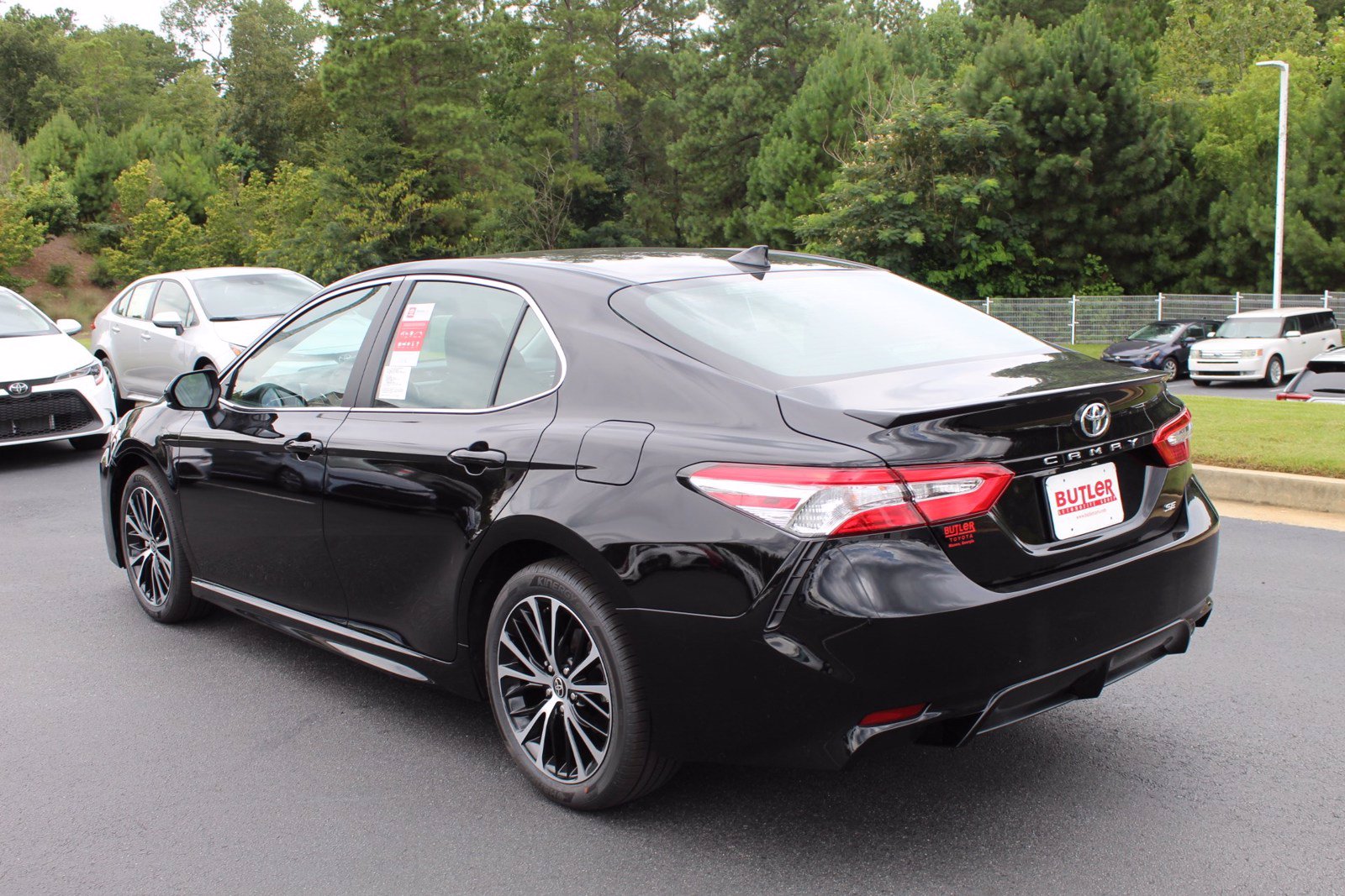 New 2020 Toyota Camry SE