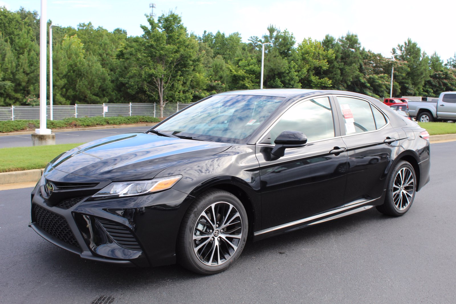 New 2020 Toyota Camry SE