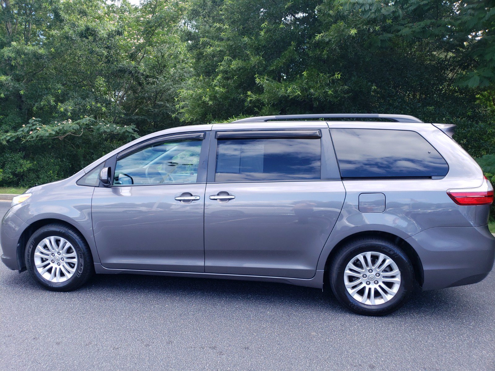 Pre-Owned 2015 Toyota Sienna XLE